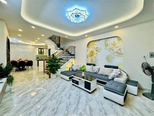 Nhà mới Keng, Gò Vấp: 3PN sổ vuông đẹp, tiện nghi tối ưu